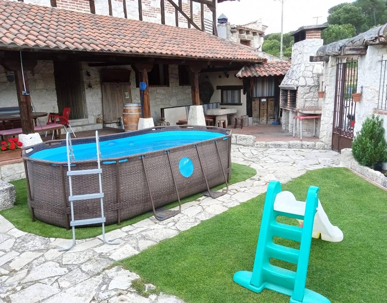 Casa rural 'El Pico Llanillo' con vistas a la montaña, piscina privada y Wi-Fi in San Miguel del Arroyo, Provincia de Valladolid