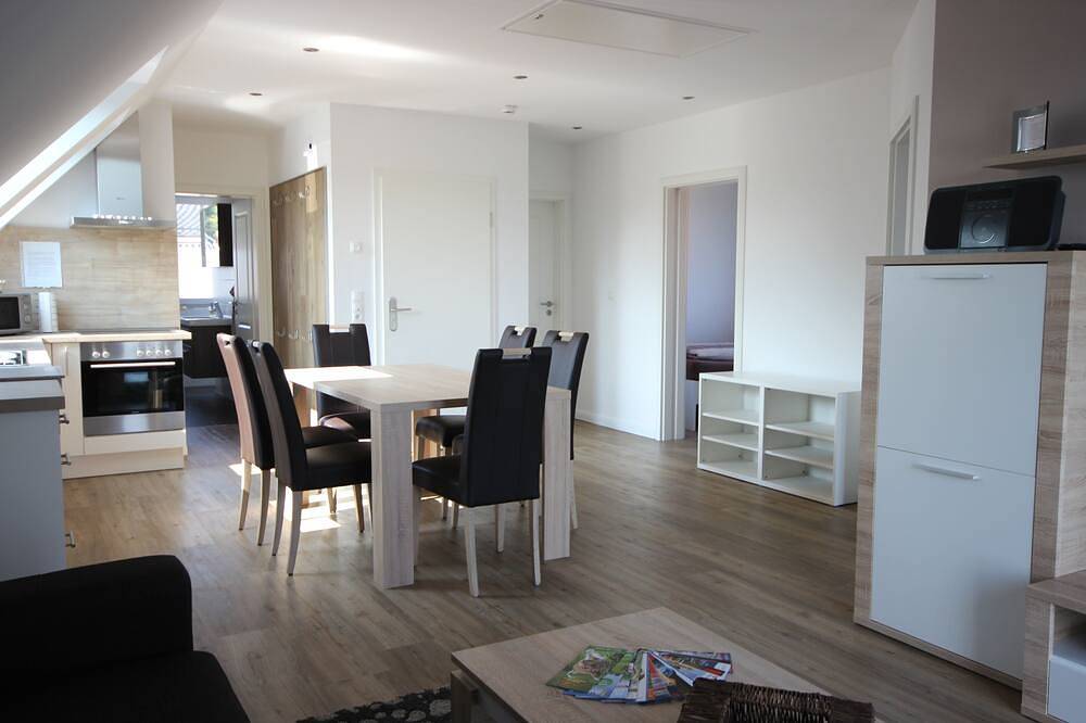 Ganze Wohnung, Wohlfühloase mit Balkon in Elbnähe, Citynah mit viel Natur,  Kostenloses Wlan in Kirchwerder, Hamburg