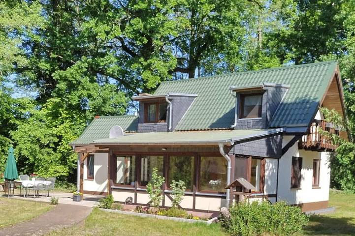 Bungalow für 4 Personen, mit Garten