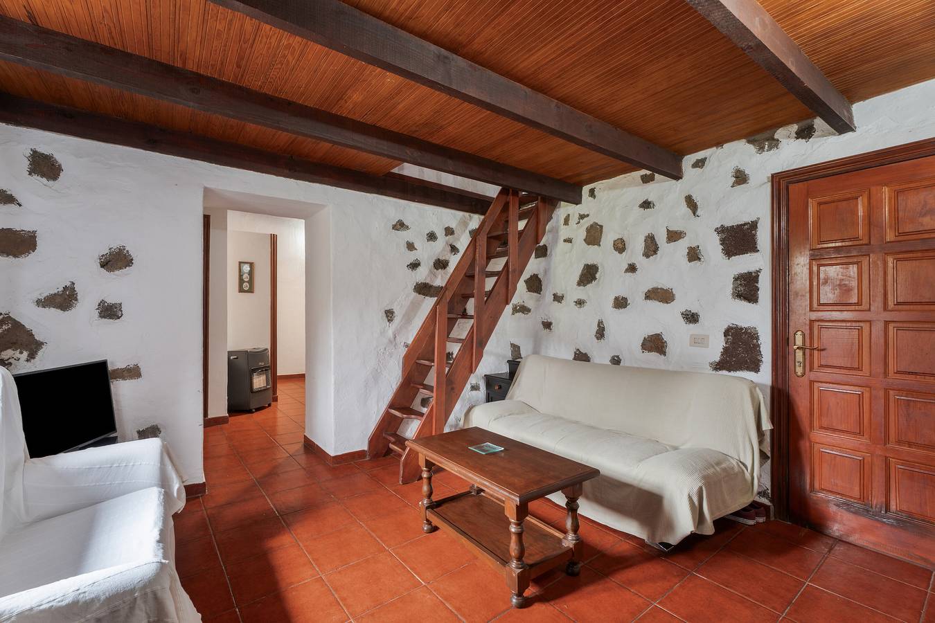 Apartamento entero, Apartamento 'Higuera Morales' con vistas a la montaña y terraza privada in El Mocanal, Valverde