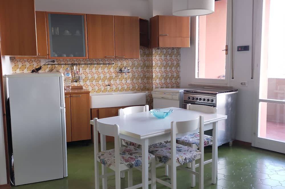 Ganze Wohnung, Baias Haus – 50 Meter vom Strand entfernt und mit Meerblick in Pesaro, Valle del Metauro