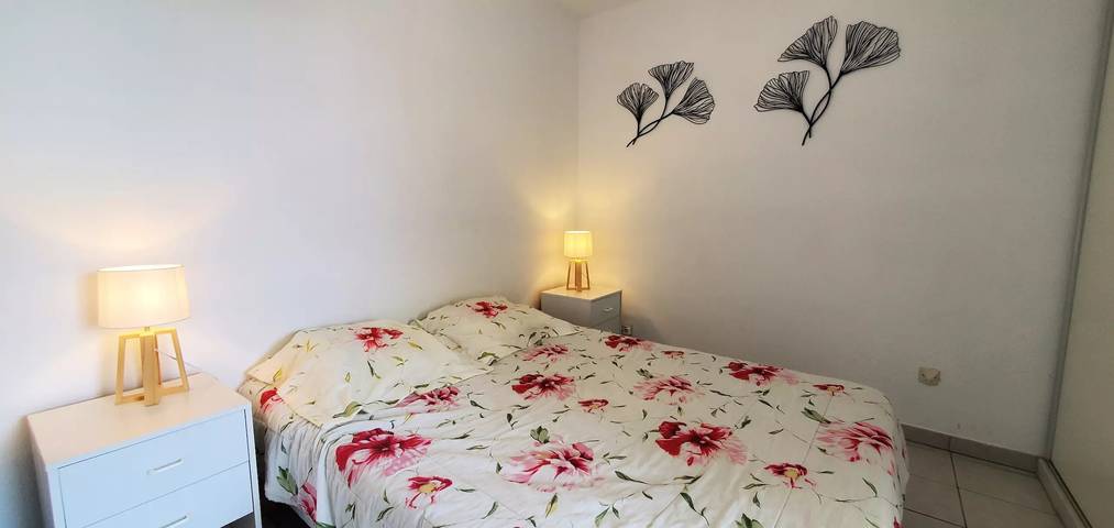 Gîte pour 4 personnes, avec piscine et balcon dans Plage du Port Fréjus - 2