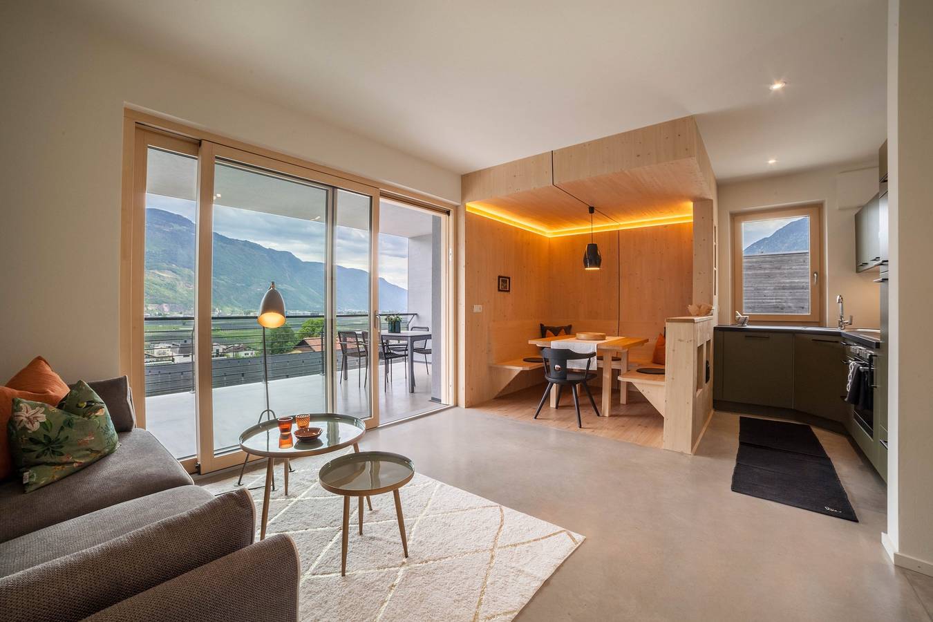 Appartement entier, Appartement de vacances "Das Runde" avec vue sur les montagnes, Wi-Fi, jardin et terrasse in Cermes, Massif de l'Ortles