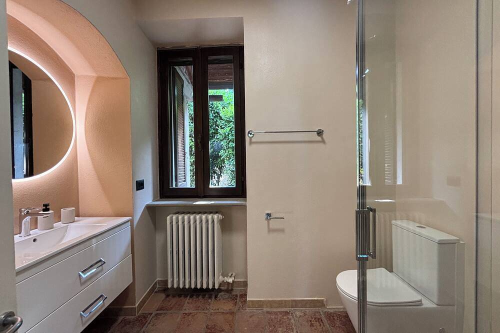Relais Portaluna delle Langhe / 7Br, Sleeps 18, Ac, Pool, Garden, Vineyard Views in Mango , Langhe