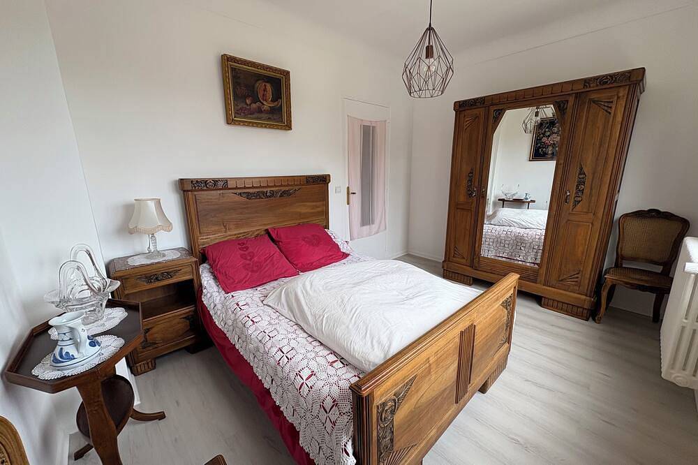 A Haven Of Peace On The Outskirts Of Paris in Clamart, Hauts-de-Seine