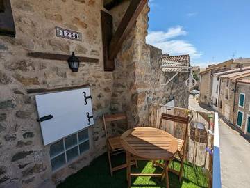 Gîte pour 5 personnes, avec vue et terrasse à Bize-Minervois