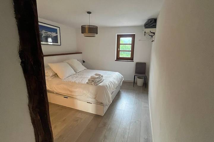 Gîte pour 2 personnes, avec piscine et jardin à Les Vigneaux - 2