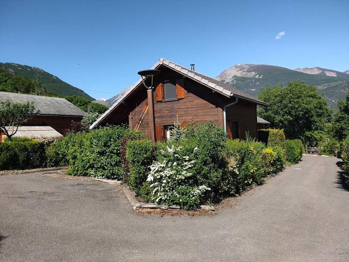 Chalet pour 6 personnes, avec Balcon et Terrasse ainsi que Jardin et Piscine à Guillestre