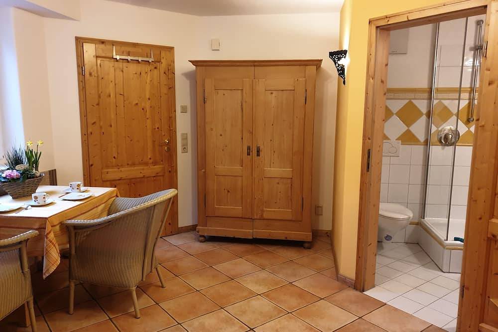 Ganze Wohnung, Gemütliche Ferienwohnung mit Terrasse in Daisendorf bei Meersburg in Daisendorf, Region Bodensee-Oberschwaben