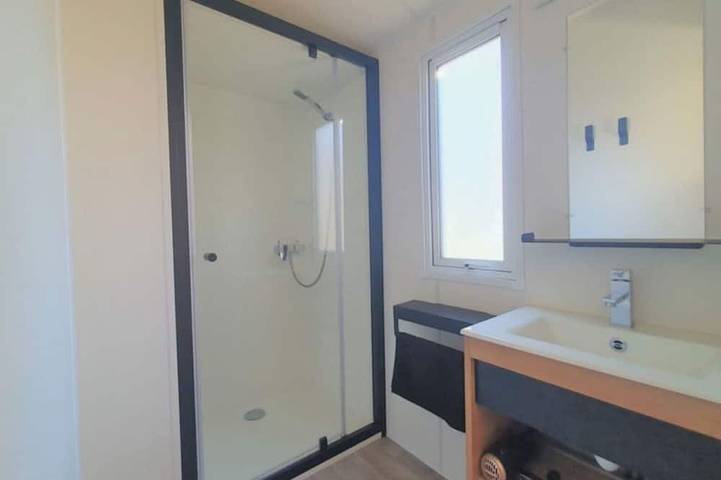 Comfortable mobile home with terrace in Espelette for 5 people in Espelette, Bayonne region