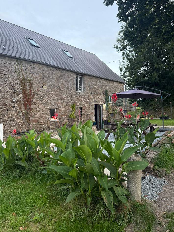 Gîte pour 10 personnes, avec piscine, adapté aux familles dans la Manche