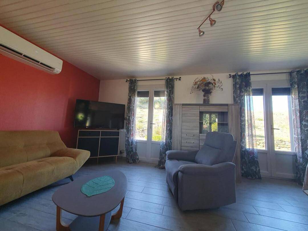 Sambacacia x6 in Montazels, Parque Natural Regional Corbières-Fenouillèdes