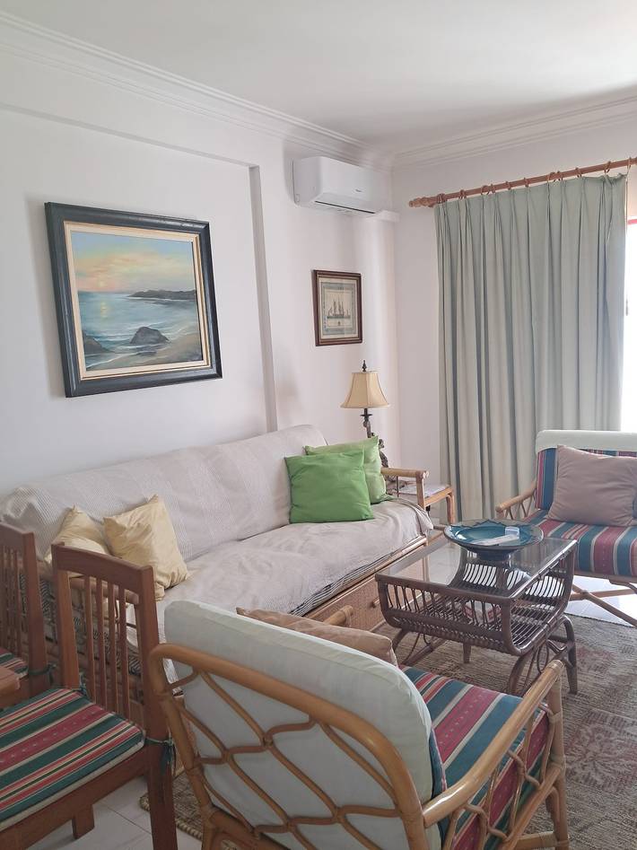 Ganze Wohnung, T1 Frente Mar A/C e garagem 6ºb,S.Miguel in Cavacos, Quarteira