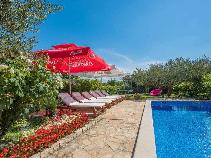 Kleine moderne Traumvilla in Šestanovac, Makarska Riviera