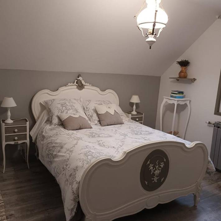 Cottage pour 4 personnes, avec terrasse et jardin ainsi que vue et bassin pour enfant, animaux acceptés à Narcy