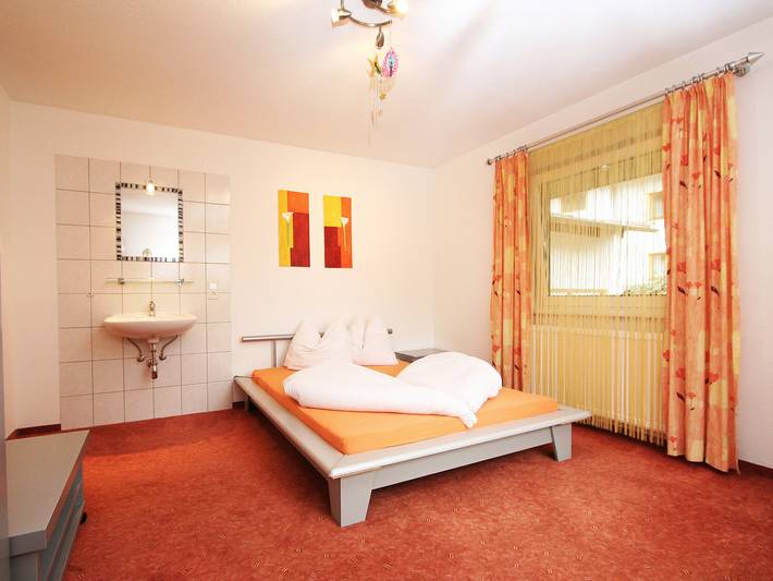 Ferienhaus für 12 Personen, mit Balkon und Terrasse sowie Garten und Ausblick in Umhausen - 4