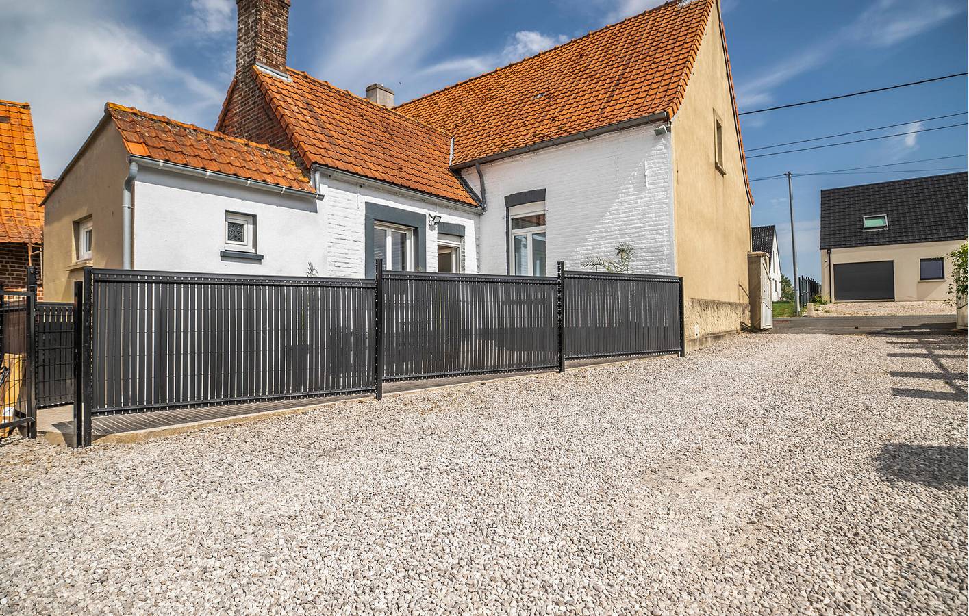 Cozy Apartment 2.5km from Éperlecques Center with Parking & WiFi in Éperlecques, Saint-Omer region