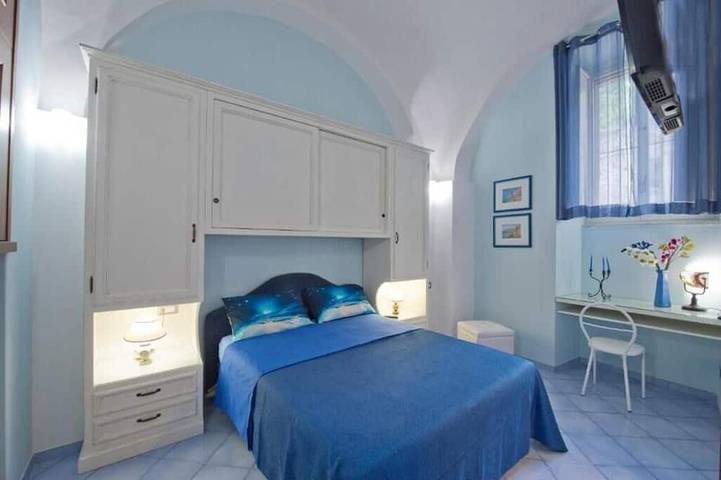 Entire apartment, Rental House Angelina cozy property located on the Amalfi Coast in Maiori, Amalfi Coast