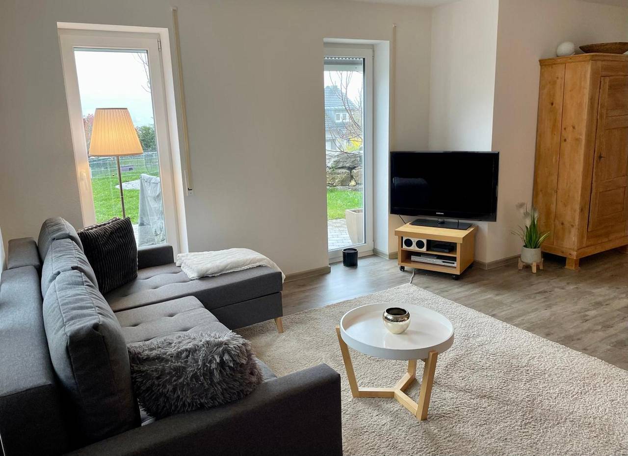 Ganze Wohnung, Apartment 'Im Laubgarten' mit Seeblick, privater Terrasse und Wlan in Öhningen, Untersee