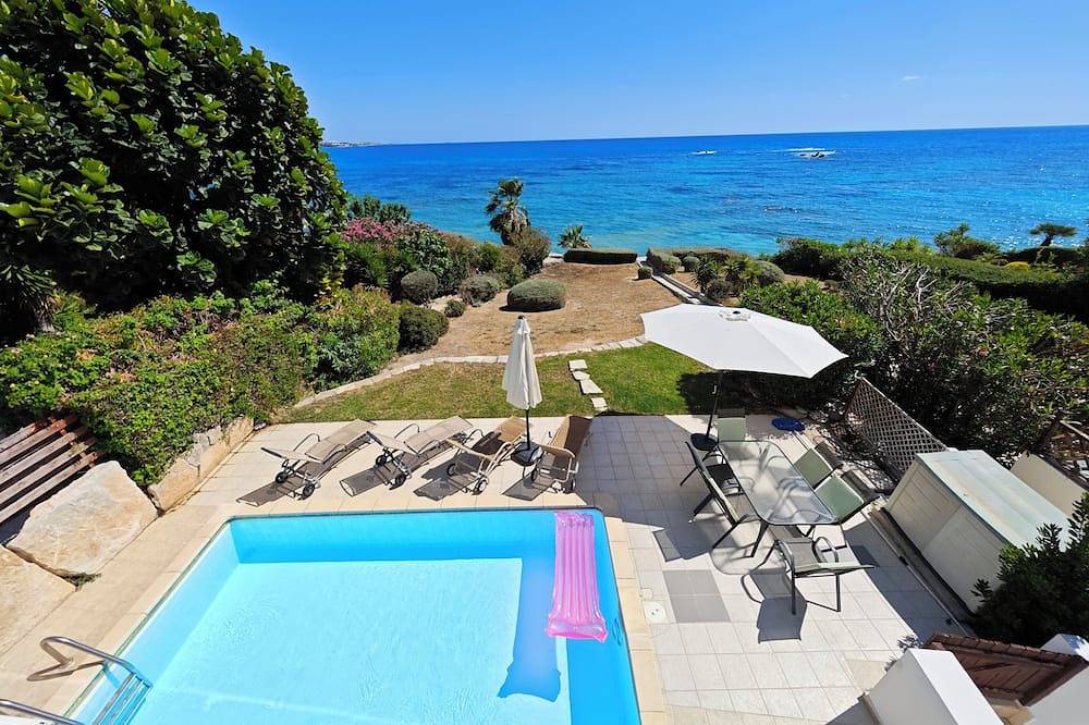 Casa vacanza a Peyia a partire da 346€ a notte