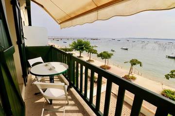 Gîte pour 2 personnes, avec balcon dans Plage de Bélisaire