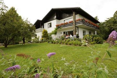 Ganze Ferienwohnung, Gästezimmer Weiß - Familienwohnung 1 mit Balkon in Donau Niederösterreich