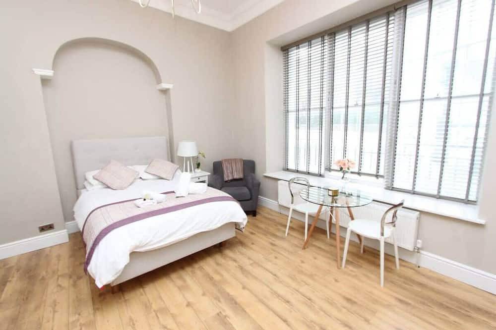 Entire apartment, Lower Park Row Apartments - Studio 3 - Hopewell in Bristol, South West England