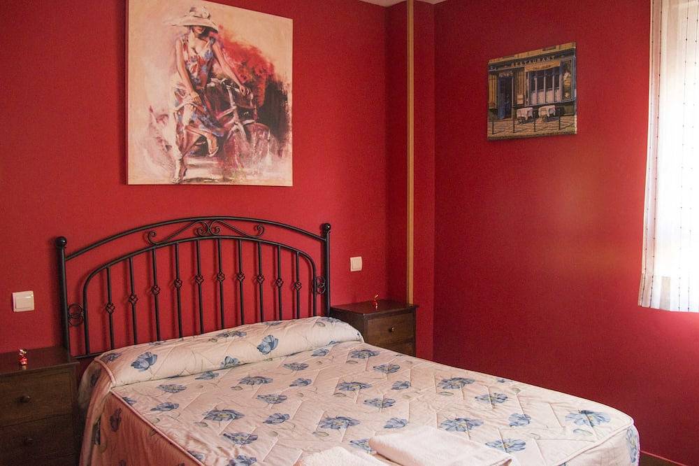 Apartamento entero, Apartamento 3 Dormitorios Rural Luxury 6 personas en plena sierra de Guadarrama in Collado Mediano, Provincia de Madrid