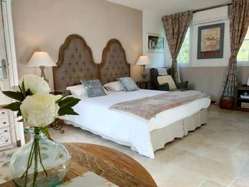 Chambre d’hôte pour 2 personnes, avec jardin ainsi que vue et piscine en Seine-Maritime