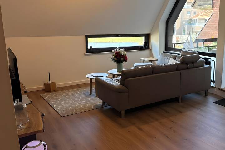 Ferienwohnung für 2 Personen, mit Balkon und Seeblick in Ammerland