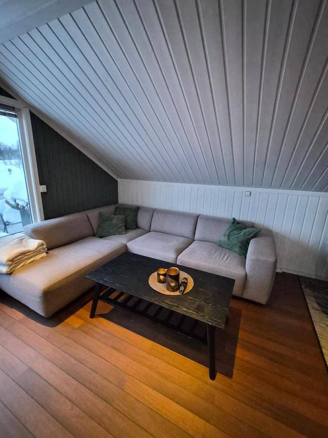 Four-Bedroom House in Lyngen