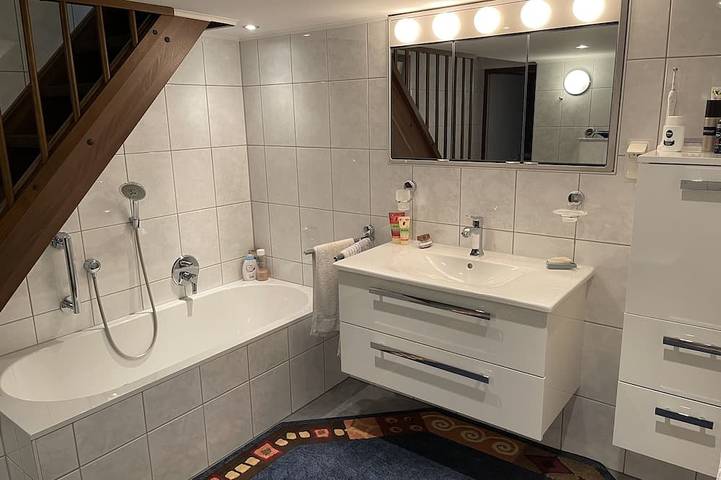 Ferienhaus für 8 Personen, mit Whirlpool und Terrasse sowie Garten und Sauna in Engelskirchen - 4