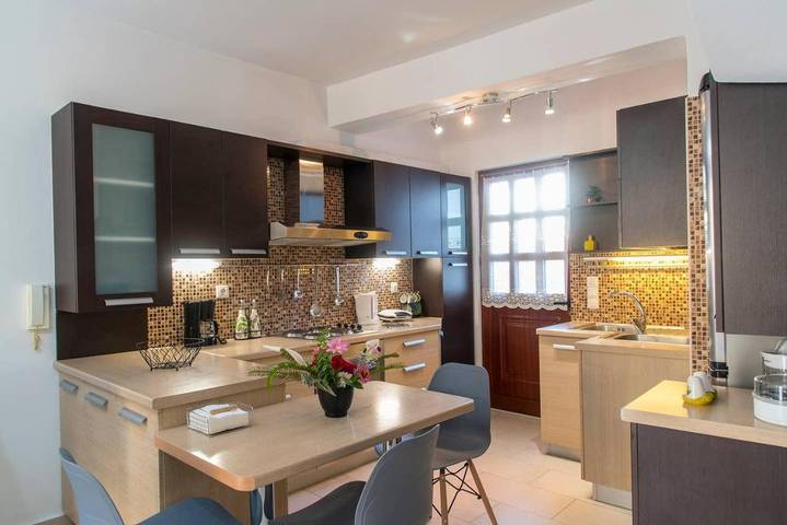 Gîte pour 5 personnes, avec vue et terrasse, animaux acceptés dans Palekastron