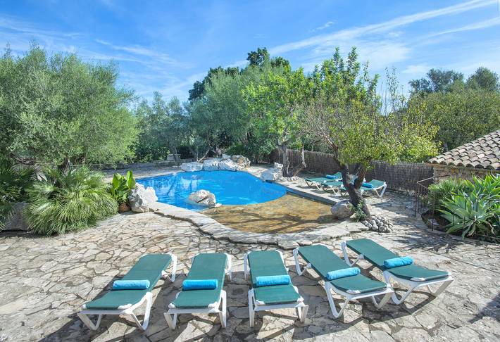Finca für Gruppen für 9 Personen, mit Garten und Ausblick in Pollença - 2
