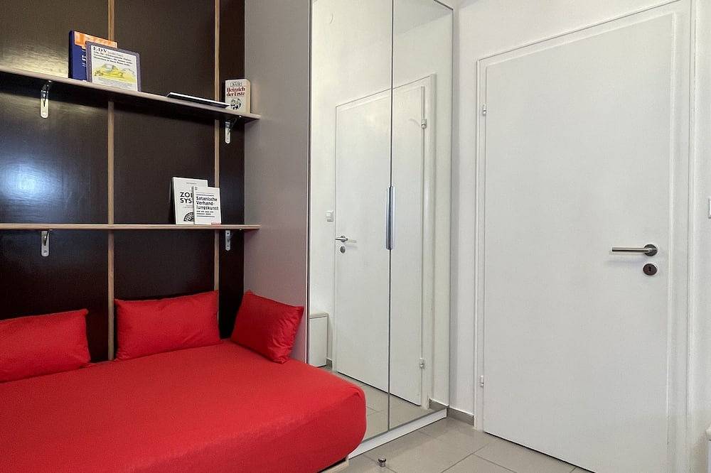 Ganze Wohnung, Trendy 1 room Condo City Center 1st floor in Ulm, Schwaben