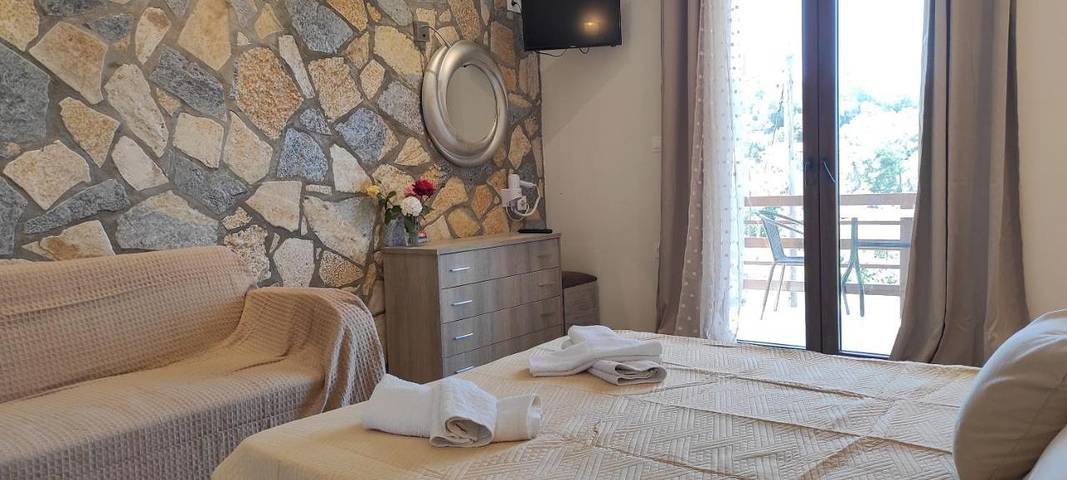 Gîte pour 3 personnes, avec terrasse et jardin dans Liapádes - 3