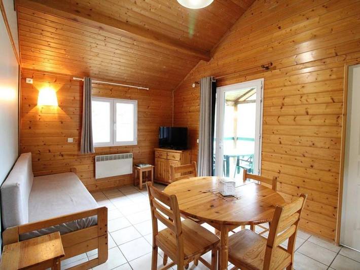 Location de vacances pour 5 personnes, avec terrasse à Pleaux - 4