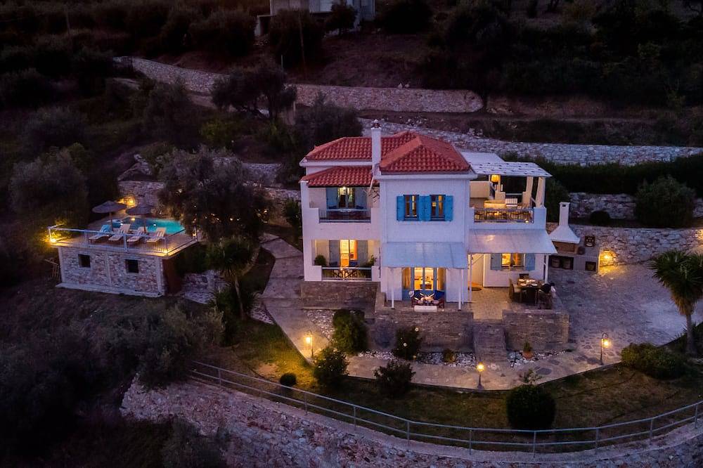 Villa Avaton Magnificent sea view and Skopelos town in Skopelos Città, Sporadi