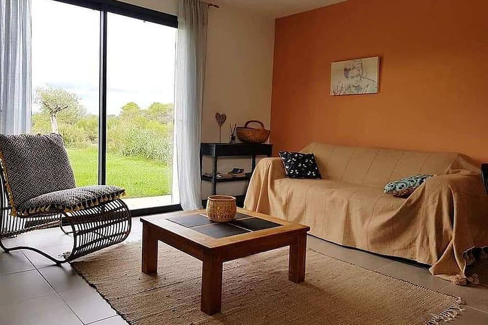 80m2 gîte with swimming pool in a peaceful natural setting between vineyards and garrigue (2) in Montagnac, Côte d'Améthyste