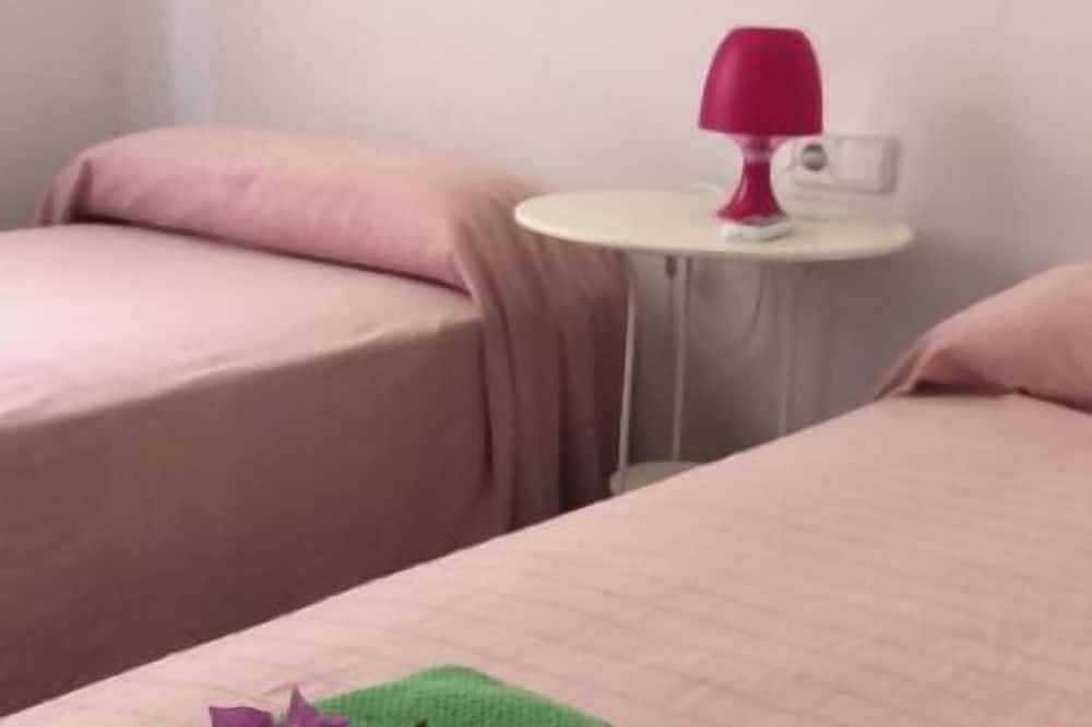 6-bedroom villa for up to 8/9 people in Cala en Porter, Municipio de Alaior