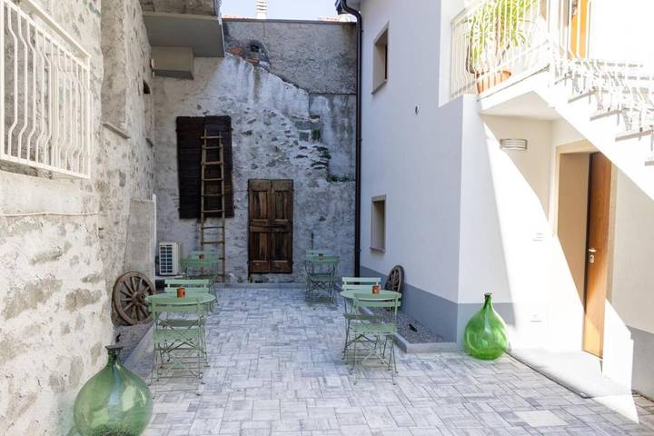 Location de vacances pour 2 personnes, avec terrasse à Capo di Ponte