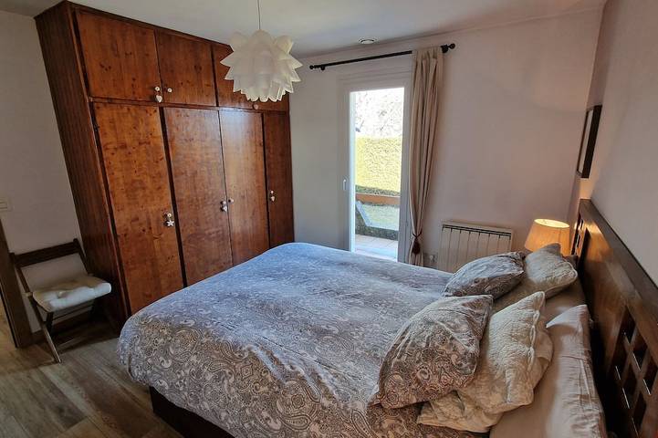 Location de vacances pour 8 personnes, avec piscine à UR - 3