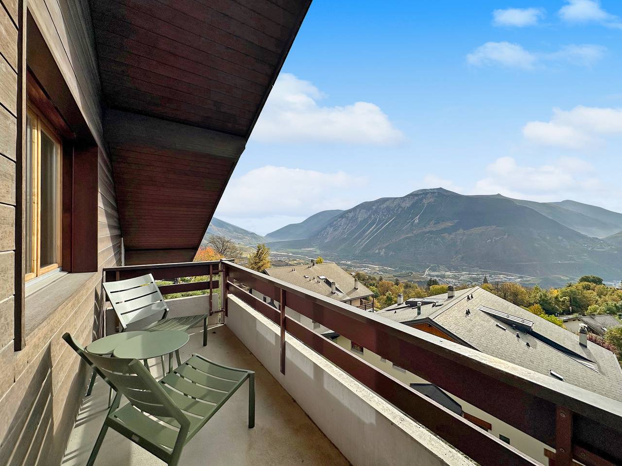 Geheel appartement, Family Penthouse with view of the Swiss Alps in Mollens, Sion - Sierre & omgeving