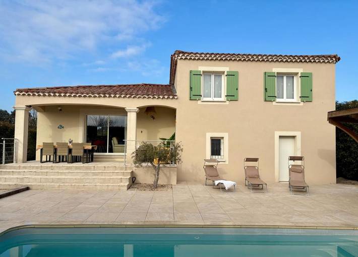 Villa pour 6 personnes, avec piscine ainsi que jardin et vue, adapté aux familles