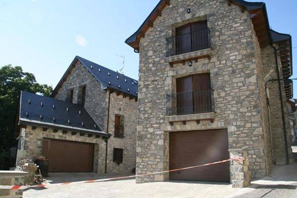 Hostal Rural Casa Parda in Tramacastilla de Tena, Pirineos