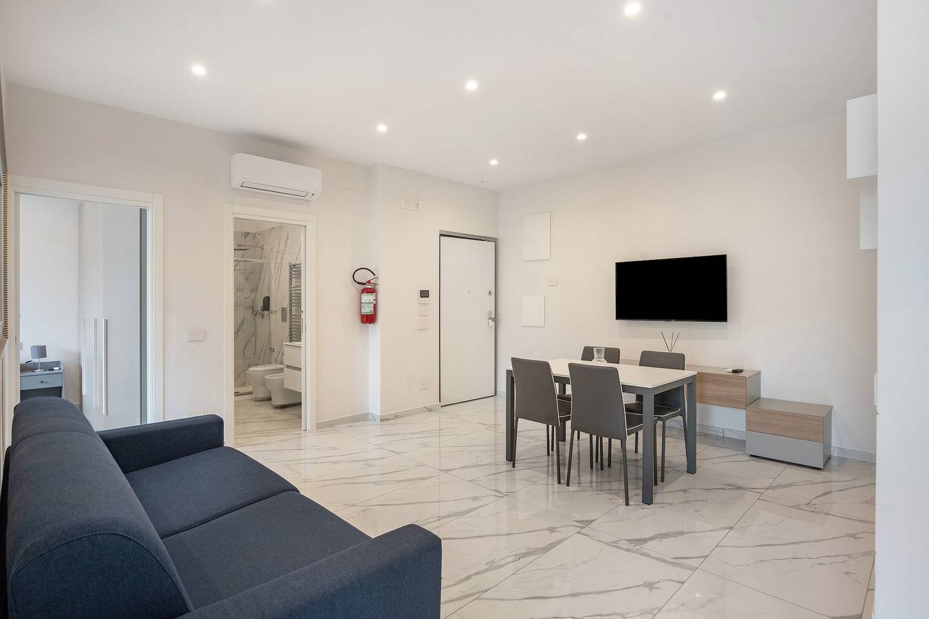 Hel lejlighed, Apartment 'Family - Zona Lungomare' with Balcony, Wi-Fi and Air Conditioning in Napoli, Napoli Provinsen