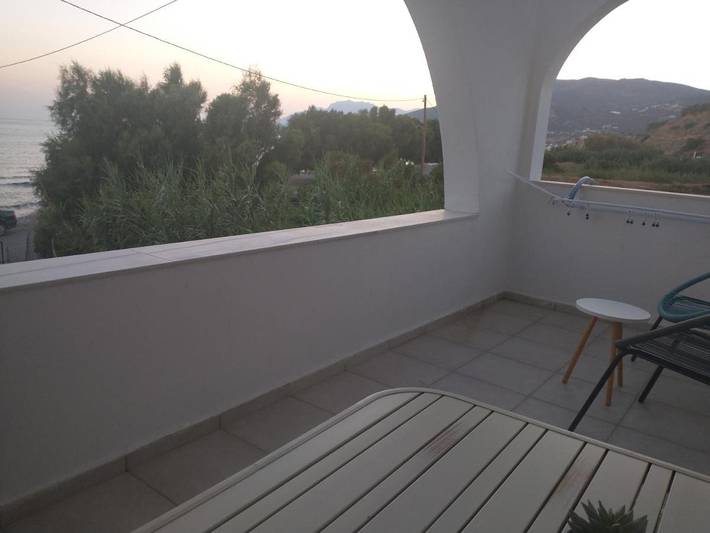 Maison de campagne pour 2 personnes, avec terrasse ainsi que vue et jardin dans Keratokambos - 4