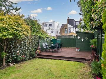 Vacation Rental for 6 Guests in Kingston upon Thames, London, Picture 4