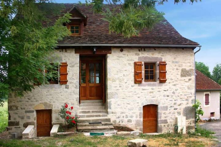 Location de vacances pour 6 personnes, avec jardin à La Chapelle-aux-Saints