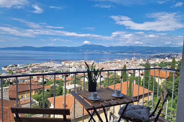 Ferienwohnung für 3 Personen, mit Balkon in Rijeka